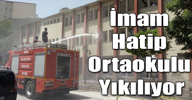 İmam Hatip Ortaokulu Yıkılıyor