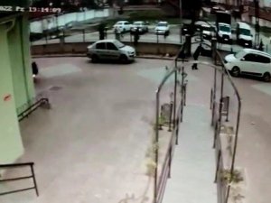 Üzerine çatı düşen adam hayatını kaybetti