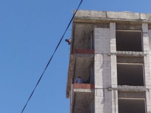 Karısı evi terk eden şahıs intihar etmek istedi
