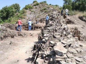 Altınova’da 50 kişilik arkeolog ordusu çalışacak