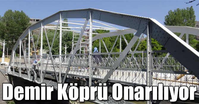 Demir Köprü Onarılıyor