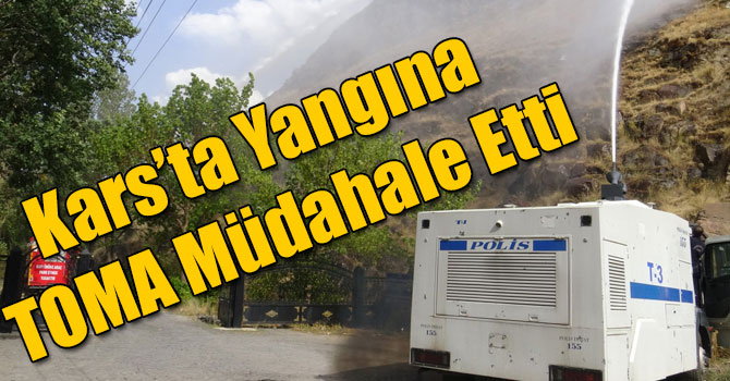 Kars Kalesi’nin Eteklerindeki Otları Ateşe Verdiler