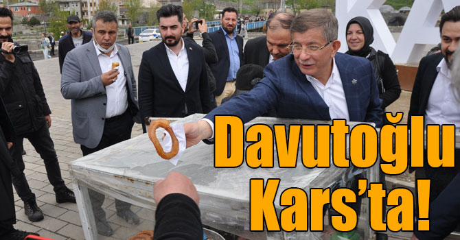 Davutoğlu, Kars’ta esnafı ziyaret etti