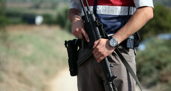 Diyarbakır'da Jandarma Karakoluna Bombalı Saldırı