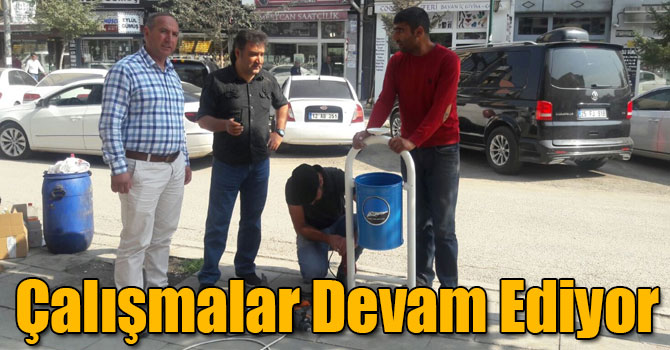 Kars Belediyesinin Bank ve Çöp Kovası Montajı Devam Ediyor