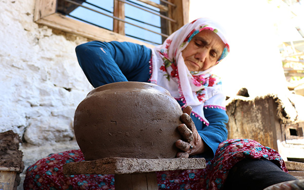 Toprak Güveçler Kars'a Kadar Geliyor
