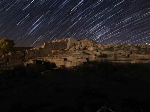 Zerzevan Kalesi yıldızlar altında fotoğraflandı
