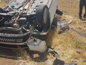 Otomobilin takla atma anı güvenlik kamerasında