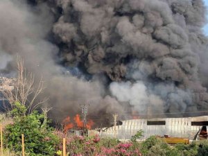Hatay’da antrepo yangını