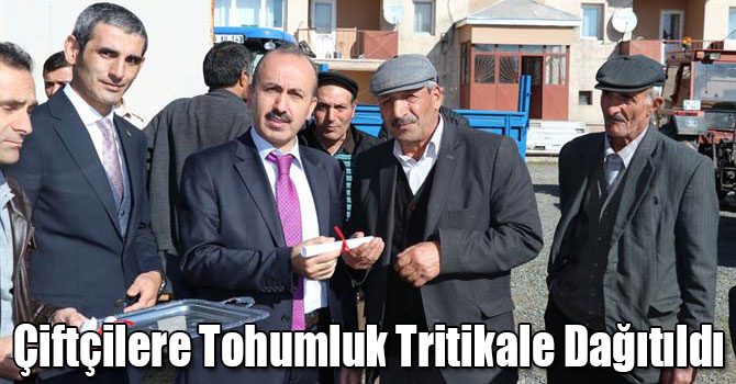 Kars'ta Çiftçilere Tohumluk Tritikale Dağıtıldı