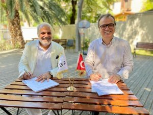 Fedakar dede Türkiye’nin en iyi otizm profesörü ile sözleşme imzaladı
