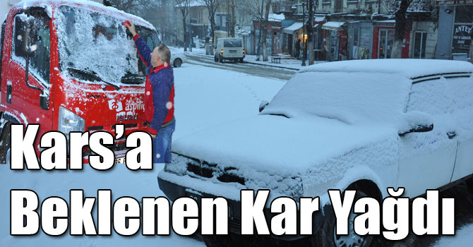 Kars’a Beklenen Kar Yağdı