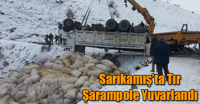 Sarıkamış’ta Tır Şarampole Yuvarlandı