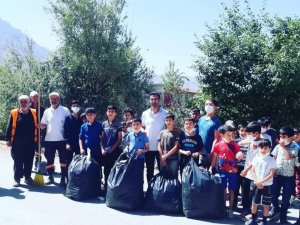 Kur’an kursu öğrencilerinden örnek davranış