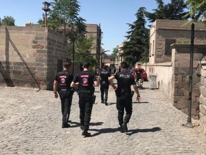 Yunus Timleri şüphelendikleri şahısta uyuşturucu buldu