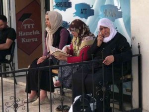 Şanlıurfa’da KPSS’ya geç kalanlar salona alınmadı