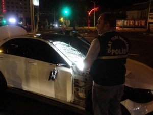Yolun karşısına geçmek isterken canından oldu