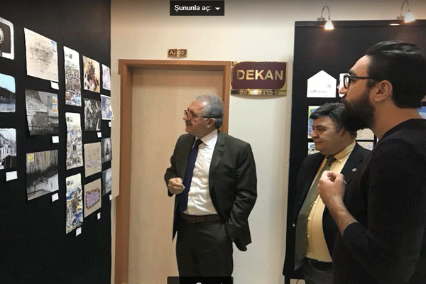 Beyribey Posta sanatı sergisini gezdi.