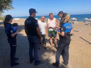 Mersin polisi, suda boğulmalara karşı bilinçlendiriyor