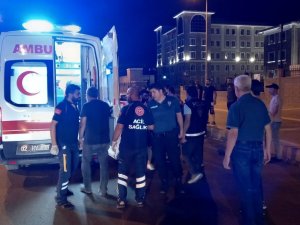 Çalışma yapılan yolda motosiklet devrildi: 2 yaralı