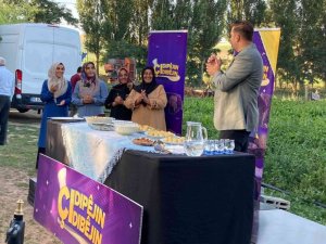 TRT’nin yemek yarışmasında köylüler birbirleriyle kıyasıya mücadele etti