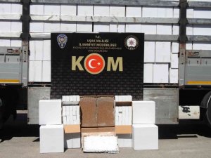 Uşak’ta 1 milyonu dolu 13 milyona kaçak makaron ele geçirildi