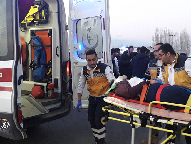 Iğdır’da trafik kazası: 2 ölü 1 yaralı