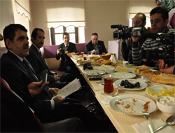 Başkan, Aksoy’u sanata saygısızlıkla suçladı