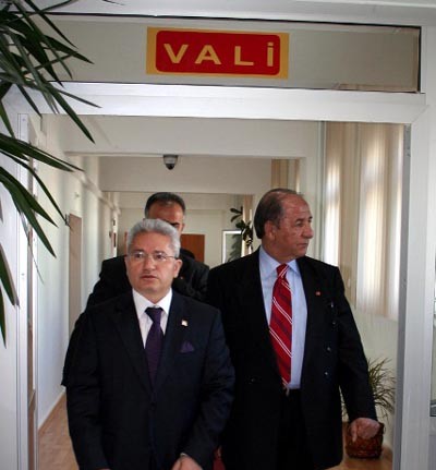 Vali bey Ardahan'da