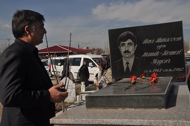 Iğdır'da Ölüler Bayramı nedeniyle mezarlık ziyaretleri yapıldı