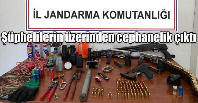 Şüphelilerin üzerinden cephanelik çıktı