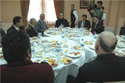 Vali Kara Karslılar’a teşekkür etti