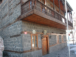Kars'ta GAMP Konağı yıkılıyor