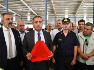 Jandarmanın ‘Reflektör Tak Görünür Ol’ Kampanyası Söke’de devam ediyor