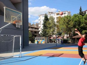 106 okula daha basketbol ve voleybol sahası kazandırıldı
