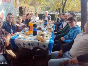 Gazeteciler mangal etkinliğinde bir araya geldi