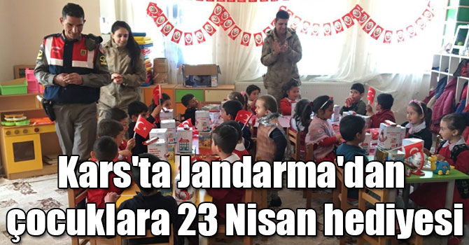 Kars'ta Jandarma'dan çocuklara 23 Nisan hediyesi