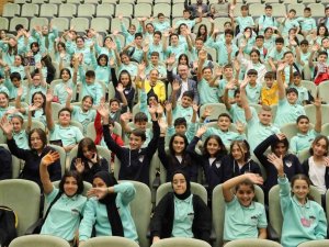 Başakşehir Belediyesi, gençleri ’İstanbul Genç Oyunlarına’ katılmaya davet etti