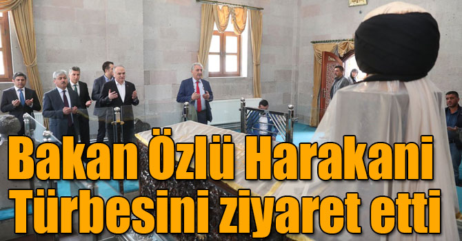 Bakan Özlü Harakani Türbesini ziyaret etti