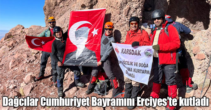 Dağcılar Cumhuriyet Bayramını Erciyes’te kutladı