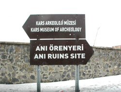 Kars'ta Tabelalarda Yön Şaşkınlığı