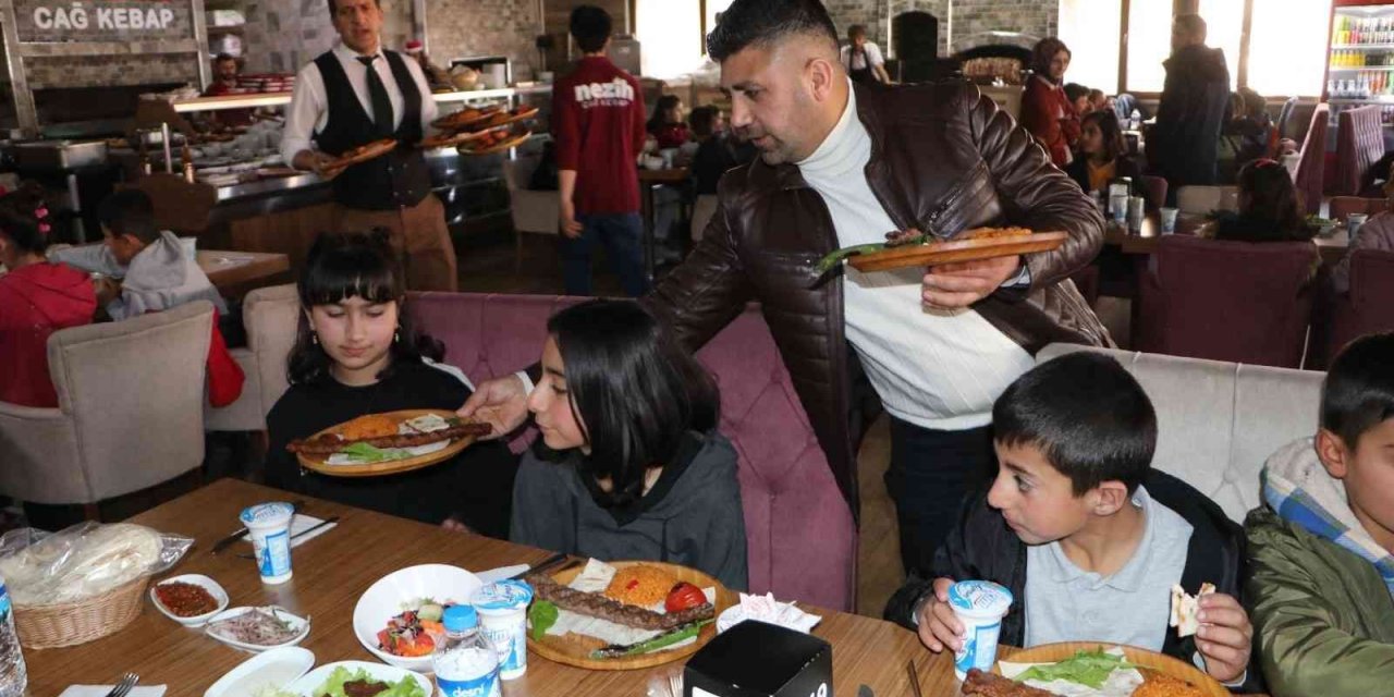 Her gün yüzlerce öğrencinin hayalini gerçekleştiriyor