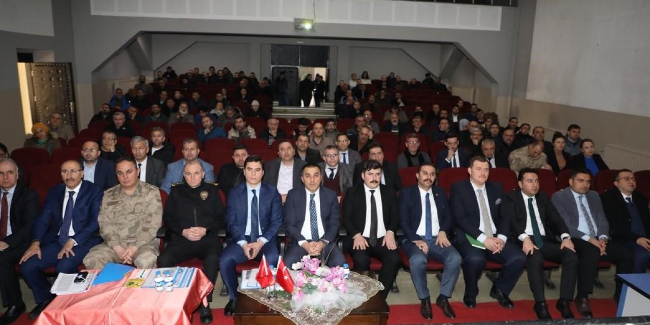 Kars Valisi Türker Öksüz, eğitim öğretim güvenlik toplantısında konuştu