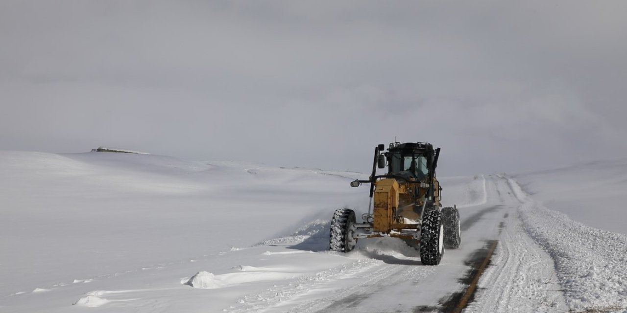 Ağrı’da 20 köy yolu kar nedeniyle ulaşıma kapandı