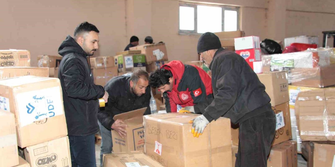 Ağrılılar depremzedeler için tek yürek oldu