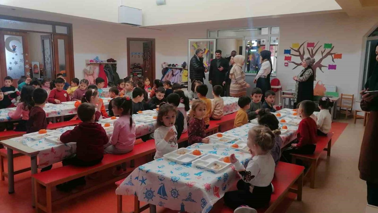 Öğrencilere ücretsiz yemek hizmeti