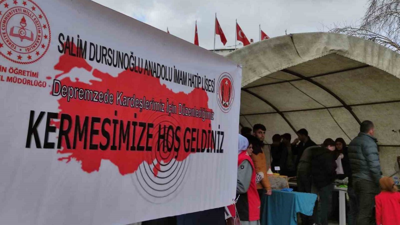 Öğrencilerden depremzedeler için yardım