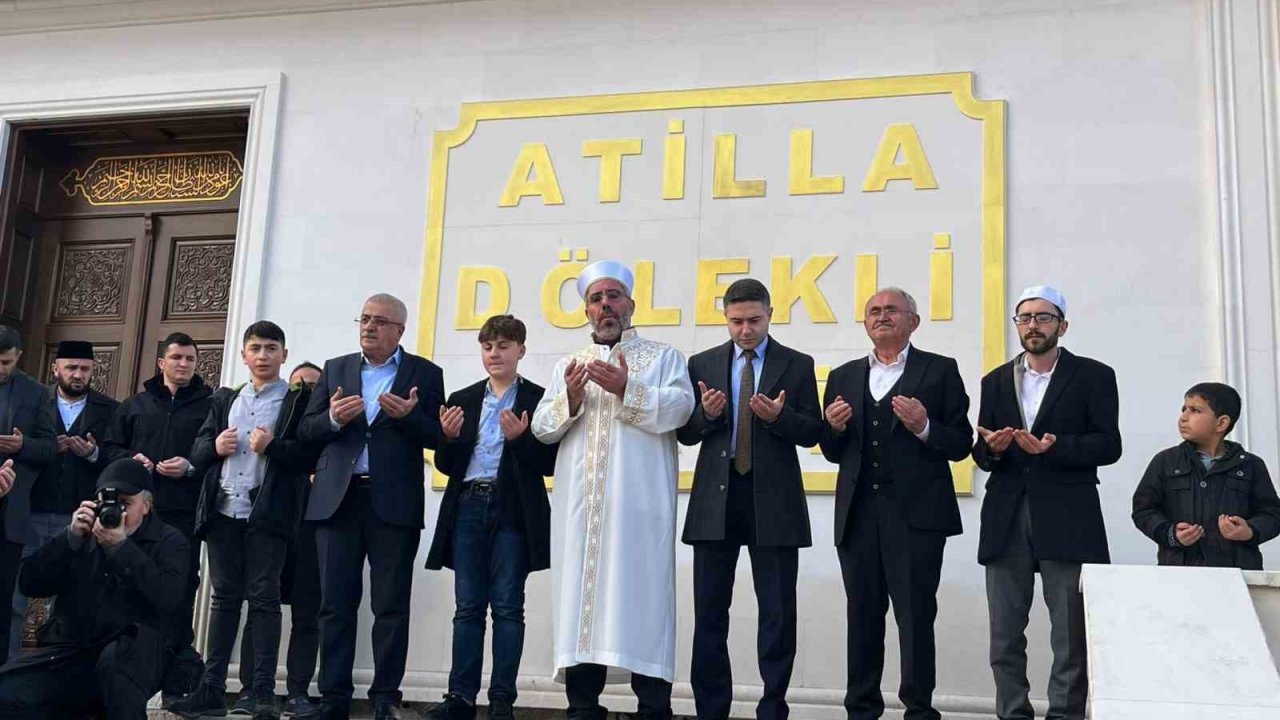 Pasinler Belediye Başkanı’nın kazada hayatını kaybeden yeğeni Atilla Dölekli için yaptırılan caminin açılışı gerçekleştirildi