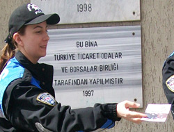 Kars'ta Polis Vatandaşı Bilgilendirdi
