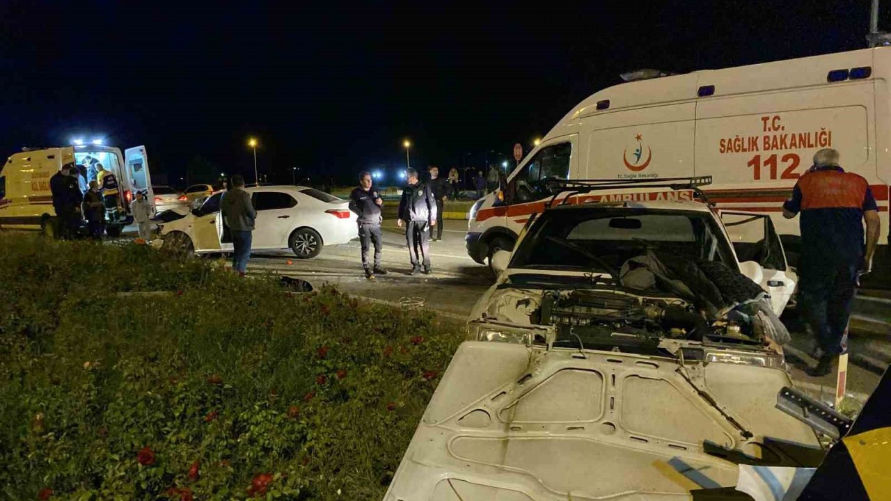 Erzincan’da trafik kazası: 7 yaralı